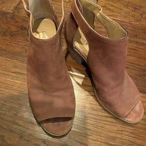 Lucky brand size 6 peep toe